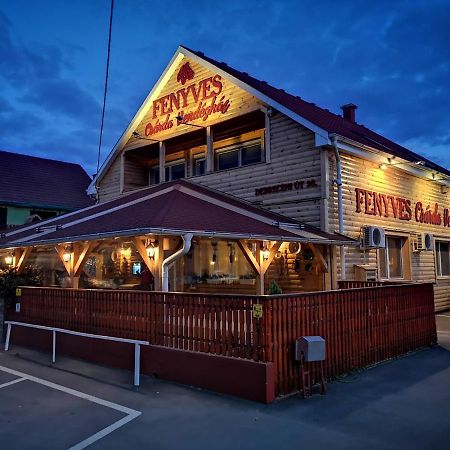 Fenyves Csárda Vendégház Hotel Nyiradony-Tamasipuszta Exterior foto